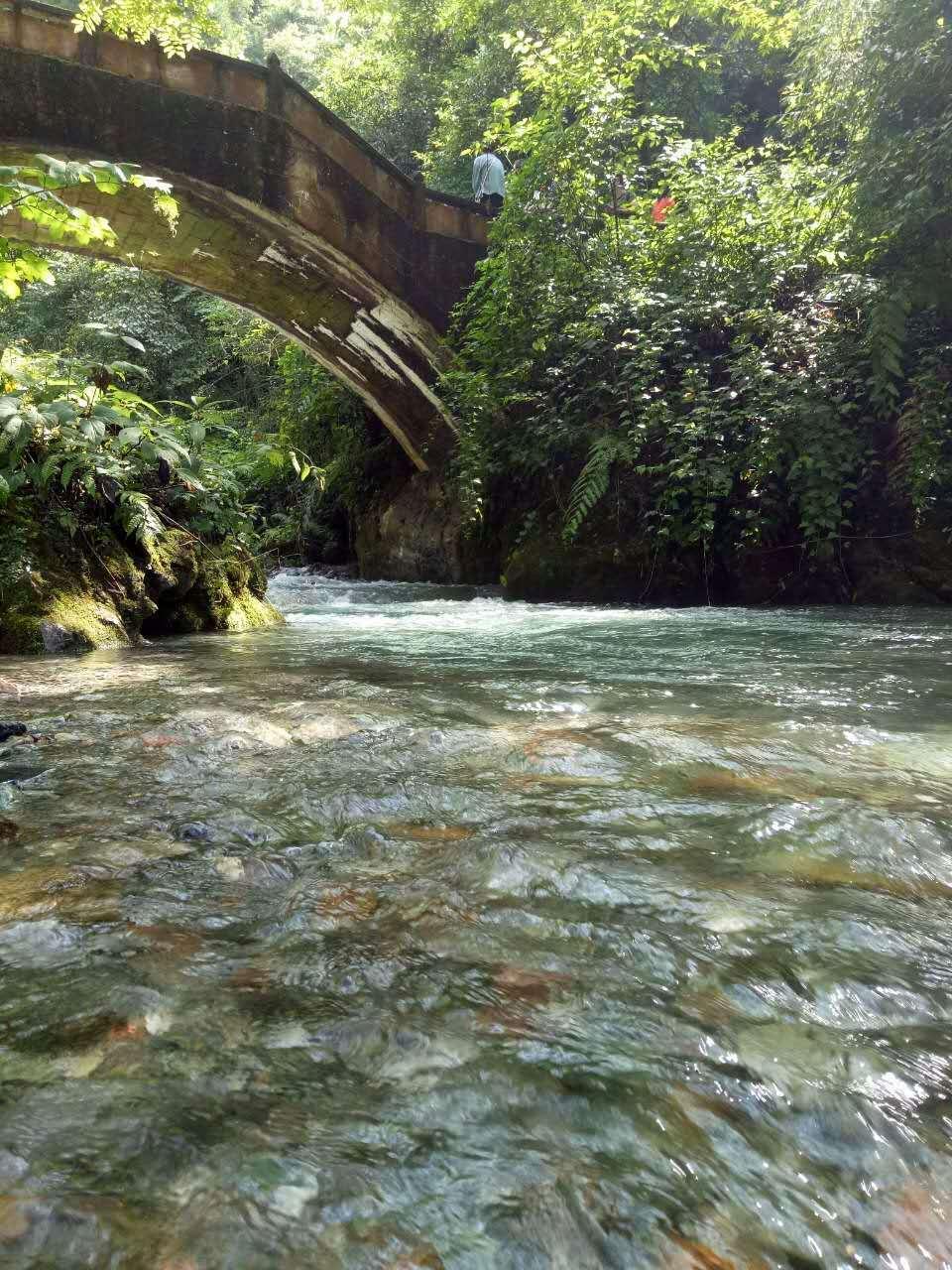 流水潺潺（西岭前山）