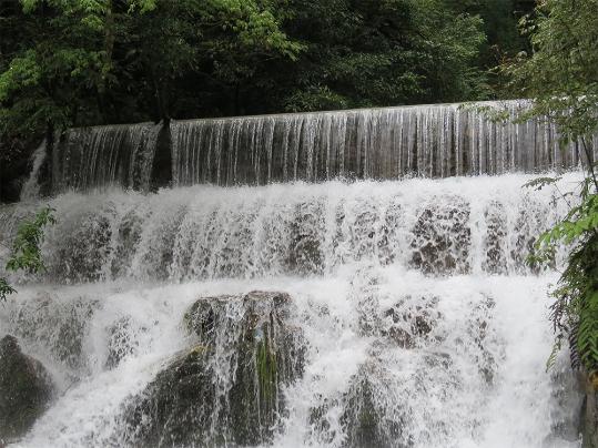 花水湾瀑布（西岭前山）