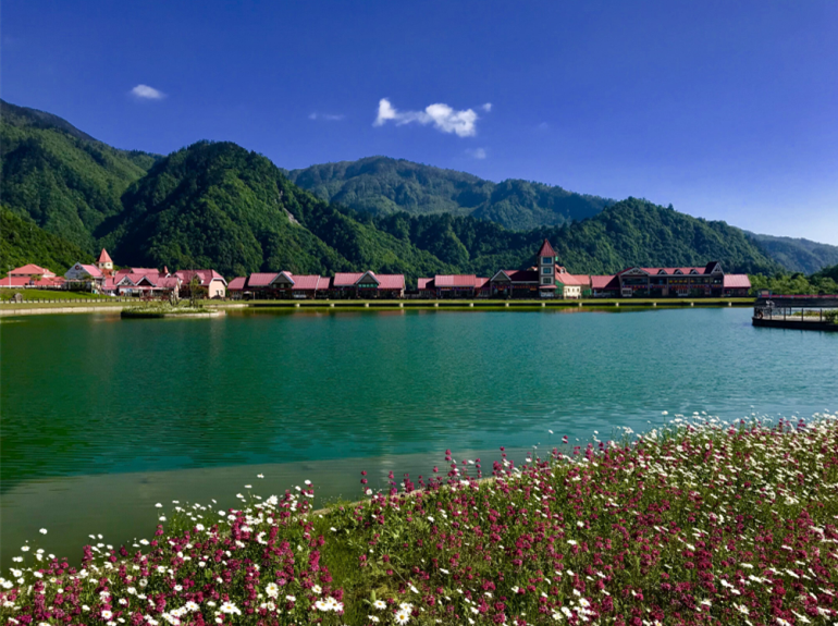 六月去西岭雪山捡漏独享一个春天